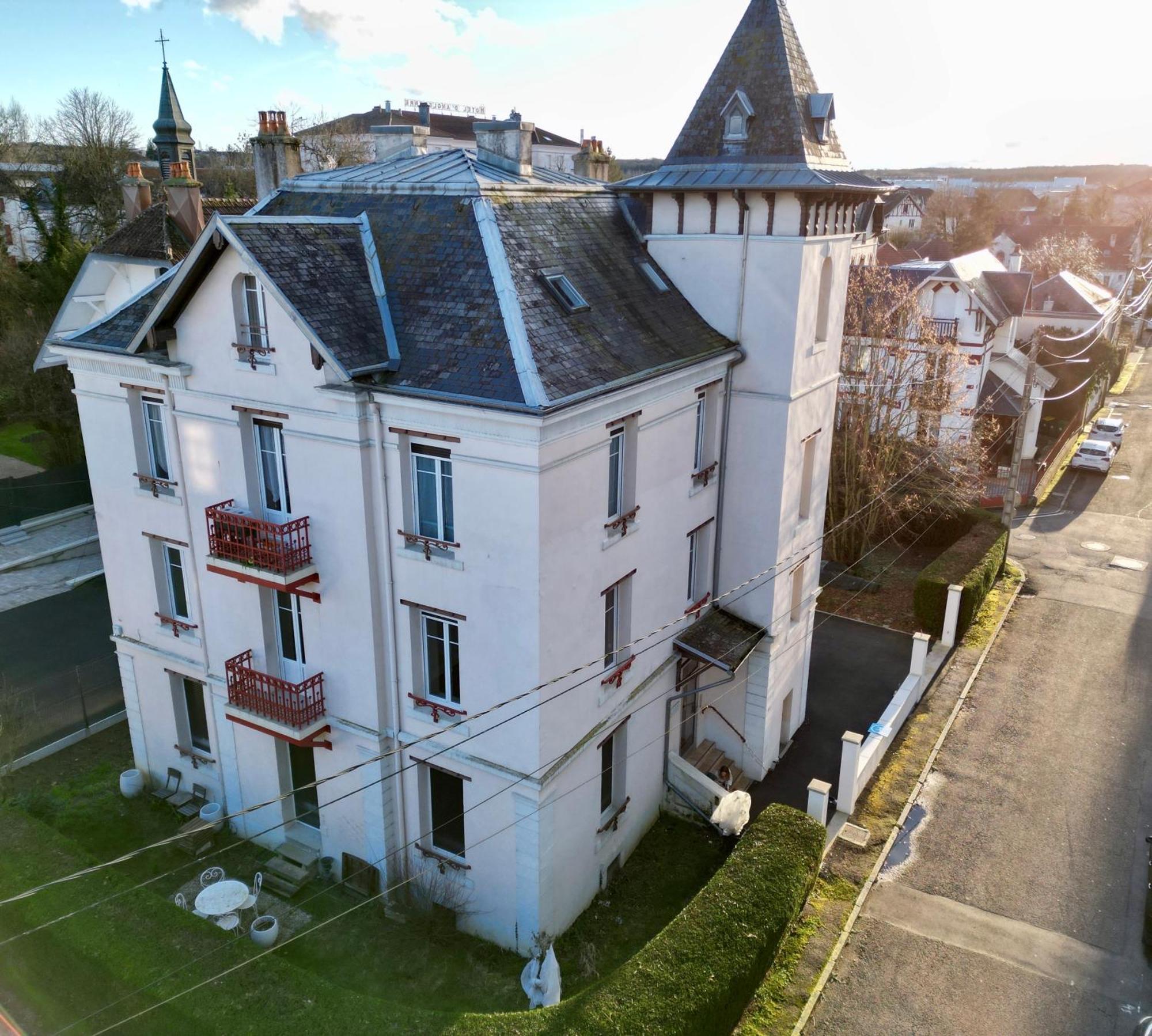 Calme, Confort Et Proprete Vittel Extérieur photo